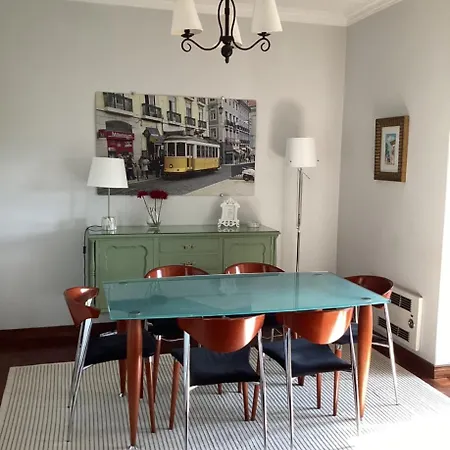 埃斯托利尔海滩公寓