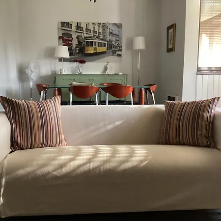 埃斯托利尔海滩公寓 *